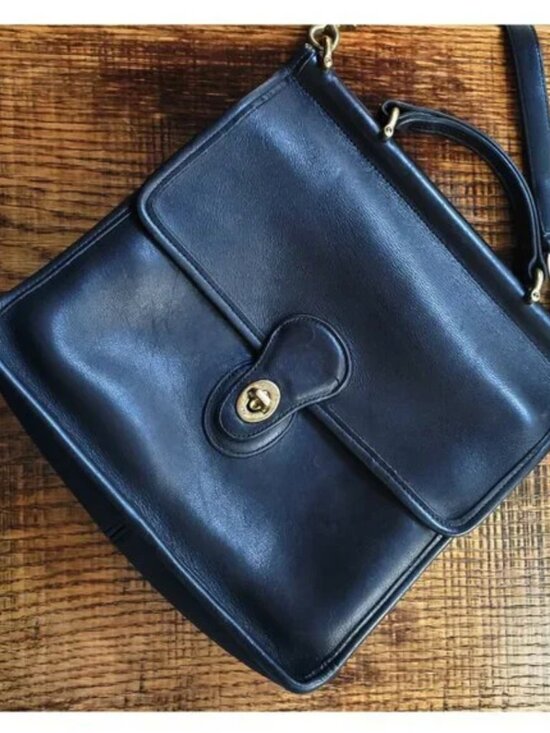Coach Handbags - Authentic Coach 9927 Black Glove Leather Willis Station Crossbody Shoulder Bag
